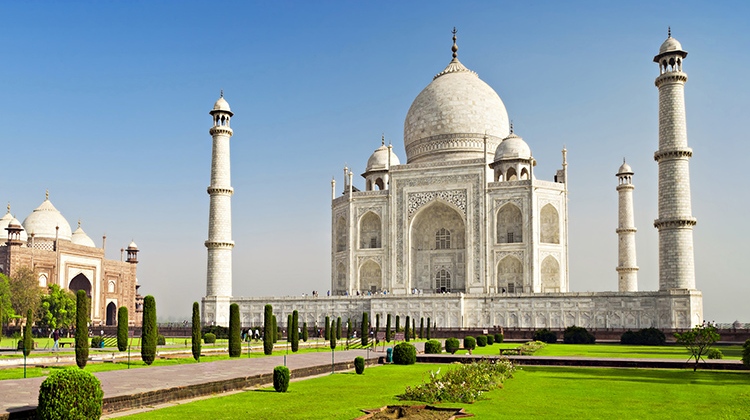 Taj Mahal Tour by Gatimaan Express Train from Delhi
