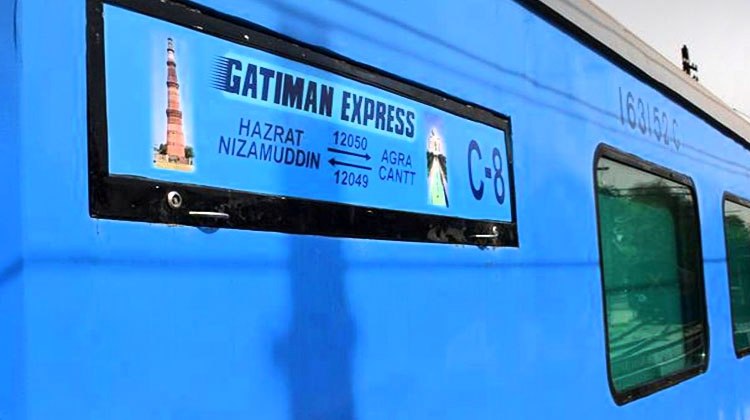 Agra Tour by Gatimaan Express Train from Delhi